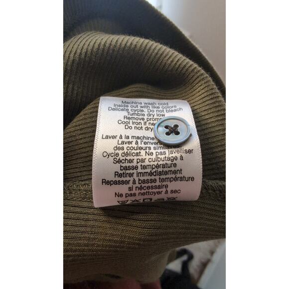 Veronica Beard basic Y2K style olive green button up polo - Picture 9 of 9